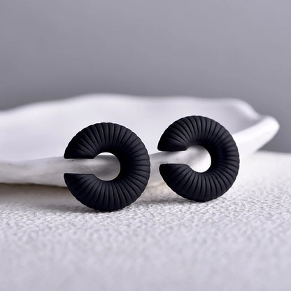 1 Pair Simple Round Circle Clip Earrings For Women C Shape Acrylic Red Blue Black Pink No Pierced Cartilage Lightweight Ear Cuff