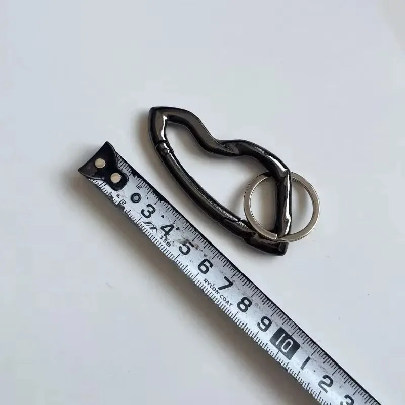 New Star Essential Icon Carabiner Keychain Blackout Women Men High Quality Oval Solid Belt Buckle Unisex Couple Sliver Key Ring