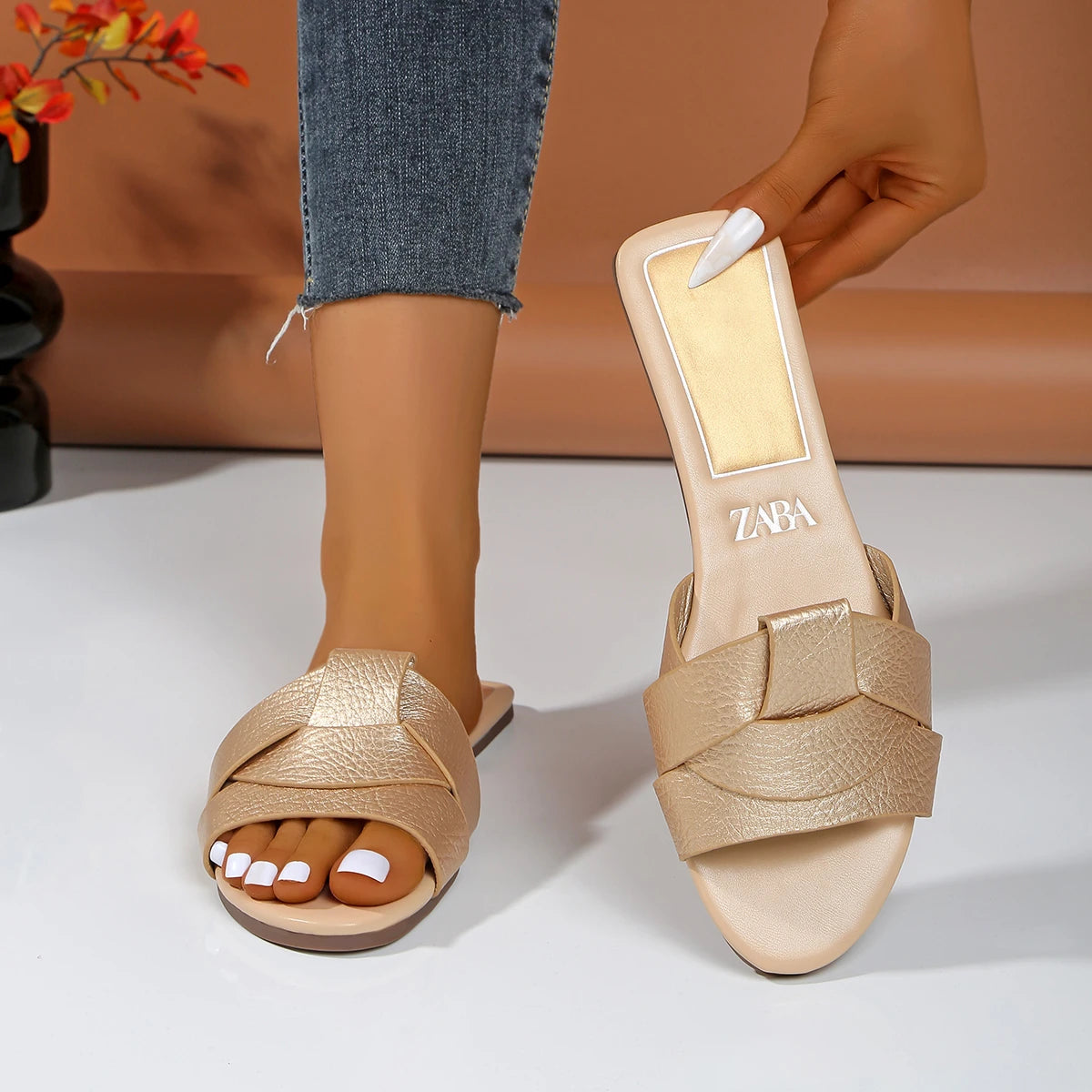 2025Summer New Style Women's Designer Brand Open Toe Flat Slippers Woven Comfortable Women's Shoes Casual Slippers Women's Shoes