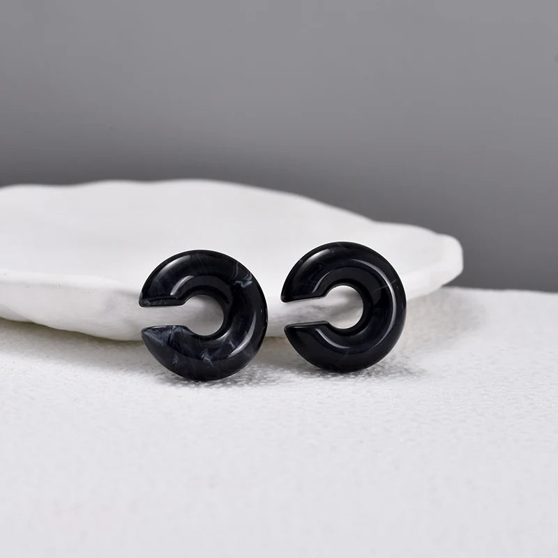 1 Pair Simple Round Circle Clip Earrings For Women C Shape Acrylic Red Blue Black Pink No Pierced Cartilage Lightweight Ear Cuff