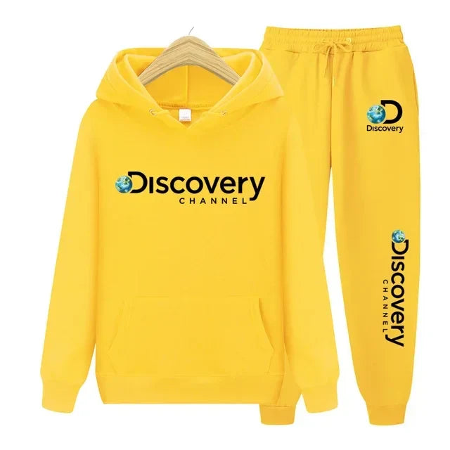 A comfortable, warm and loose two-piece set of casual wool hoodie and sport pants for men and women in winter 2025