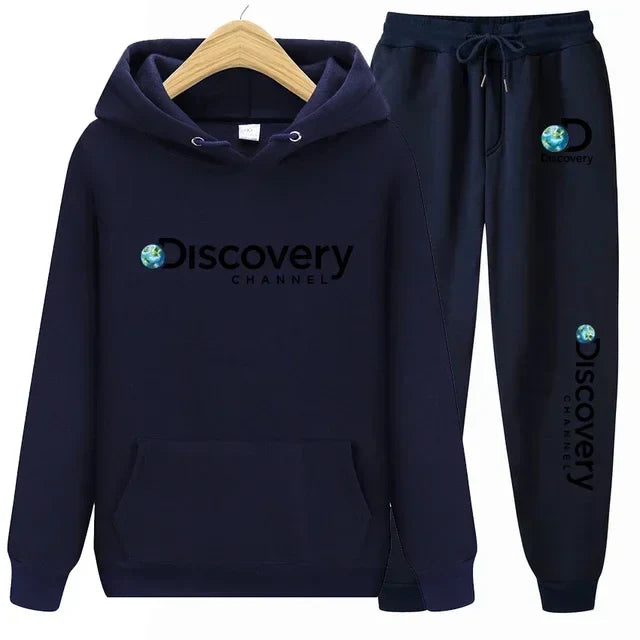 A comfortable, warm and loose two-piece set of casual wool hoodie and sport pants for men and women in winter 2025