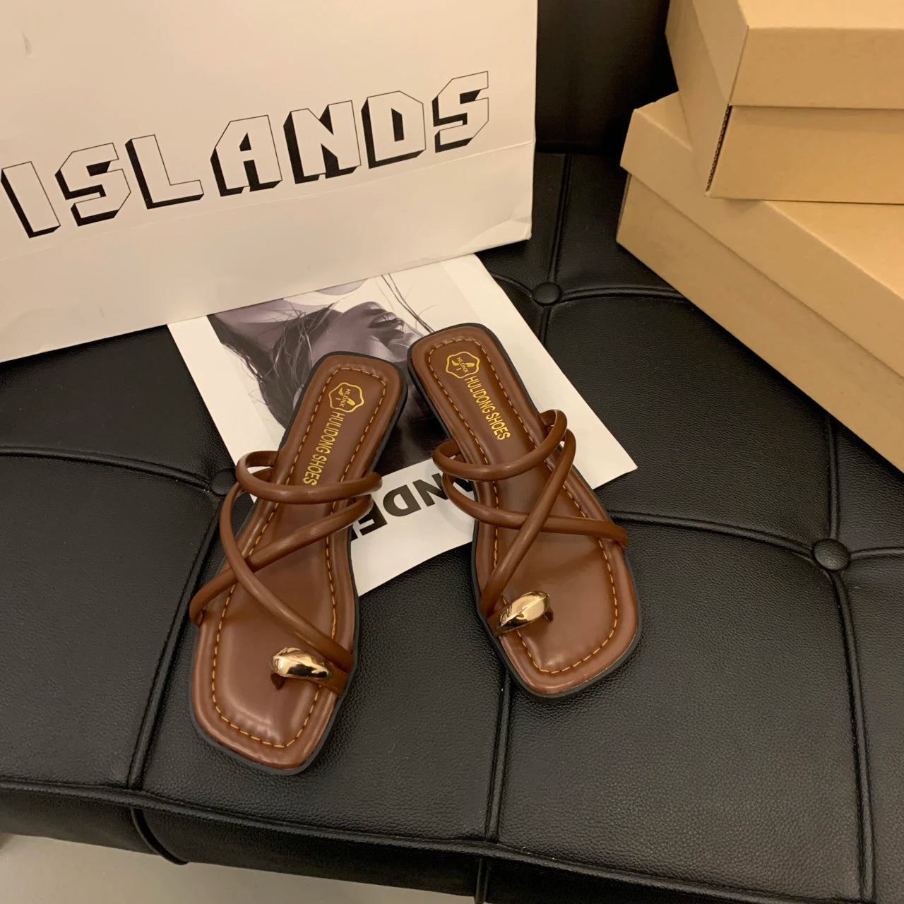 Stylish Women's Cross Strap Slide Sandals Comfortable Lightweight Toe Loop Beach Shoes with Casual Solid Color Design for Summer