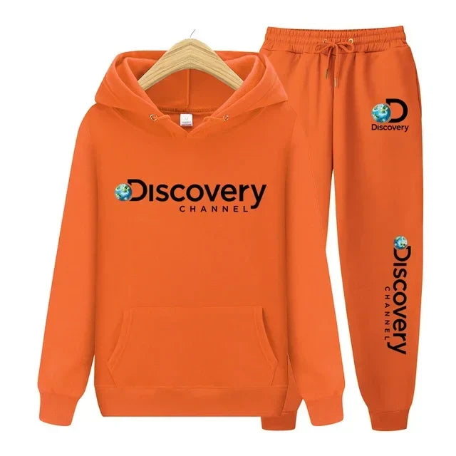 A comfortable, warm and loose two-piece set of casual wool hoodie and sport pants for men and women in winter 2025