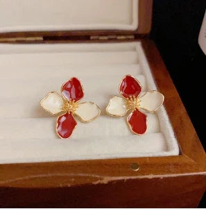 Hypoallergenic Stylish Vintage Flower Stud Earrings Premium Vintage Gold Plated Stainless Steel For Women Party §ã§֧â§֧اܧÚ §ا֧ߧã§Ü