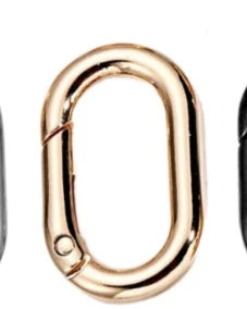 New Star Essential Icon Carabiner Keychain Blackout Women Men High Quality Oval Solid Belt Buckle Unisex Couple Sliver Key Ring