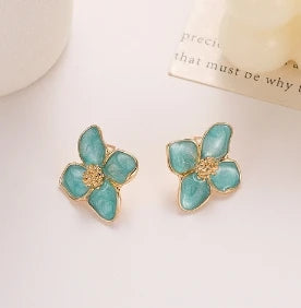 Hypoallergenic Stylish Vintage Flower Stud Earrings Premium Vintage Gold Plated Stainless Steel For Women Party §ã§֧â§֧اܧÚ §ا֧ߧã§Ü