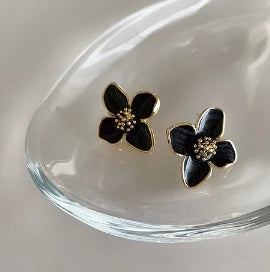 Hypoallergenic Stylish Vintage Flower Stud Earrings Premium Vintage Gold Plated Stainless Steel For Women Party §ã§֧â§֧اܧÚ §ا֧ߧã§Ü