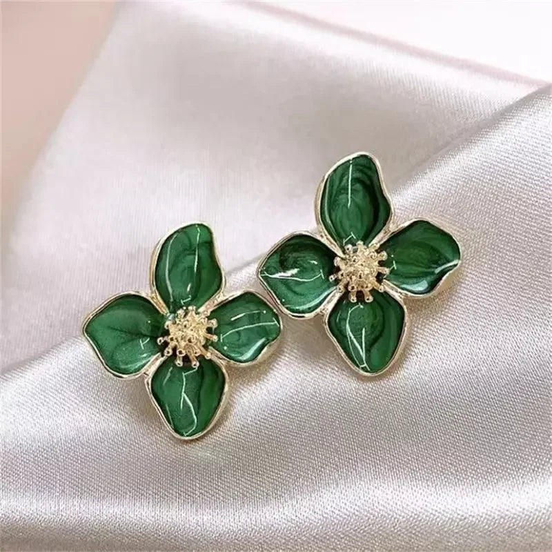 Hypoallergenic Stylish Vintage Flower Stud Earrings Premium Vintage Gold Plated Stainless Steel For Women Party §ã§֧â§֧اܧÚ §ا֧ߧã§Ü