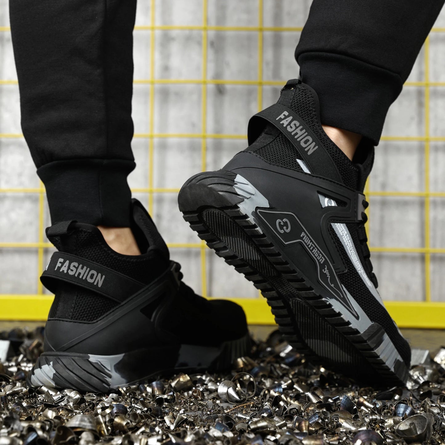 Steel Toe Anti-smash  Anti-Puncture Safety Shoes Men Lightweight Slip Resistant Work Shoes Comfortable Breathable Work Boots Men