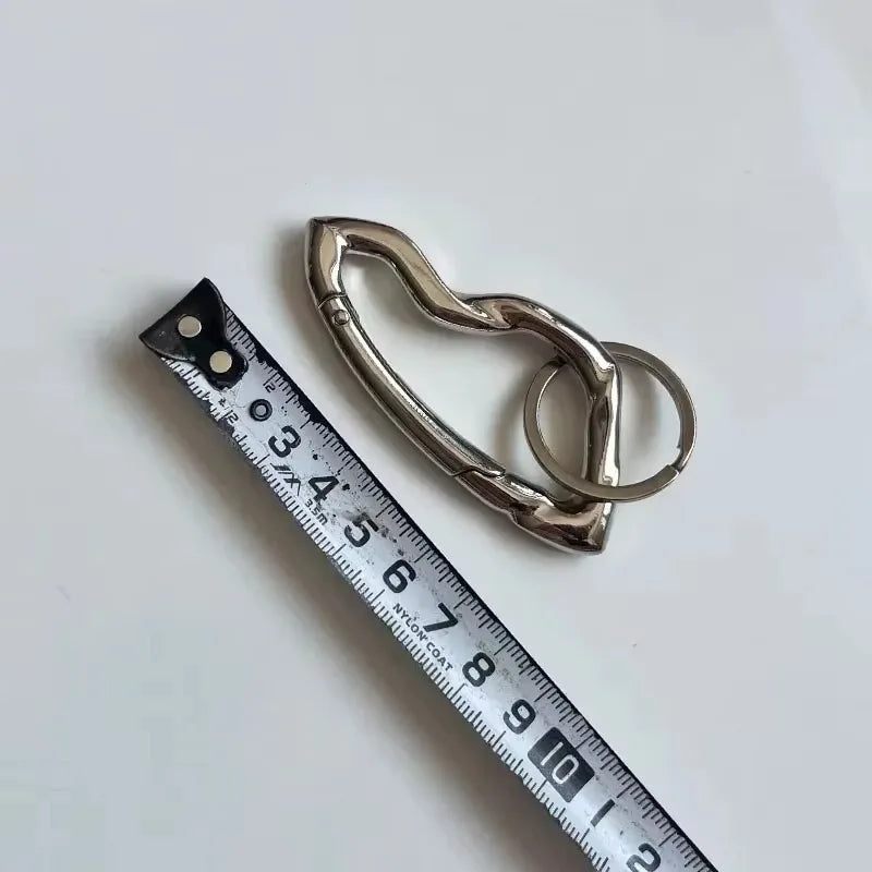 New Star Essential Icon Carabiner Keychain Blackout Women Men High Quality Oval Solid Belt Buckle Unisex Couple Sliver Key Ring