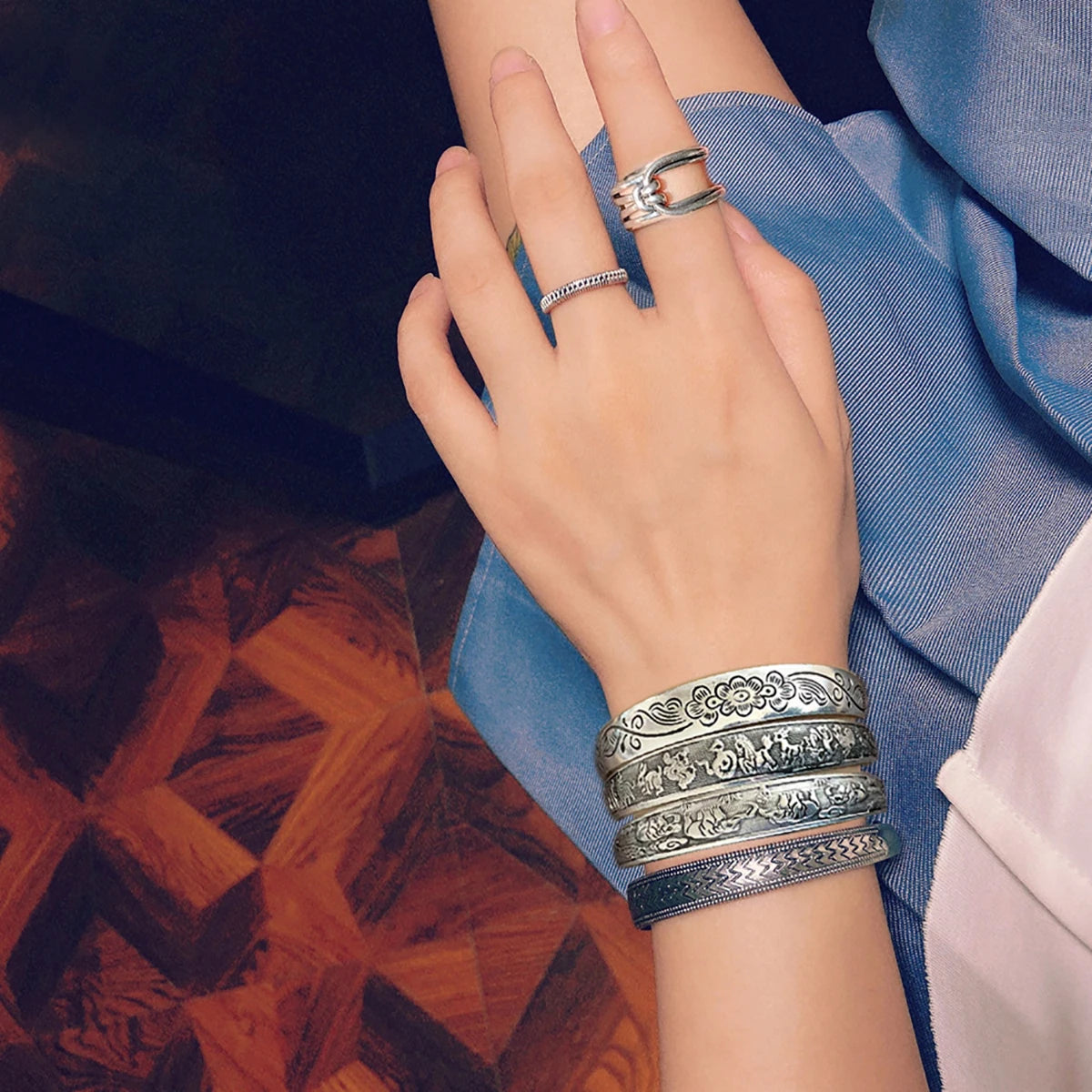 New Retro Cuff Bracelets Tibetan Silver Metal Carving Fish Elephant Flower Bangles Vintage Gypsy Jewelry Female Gifts