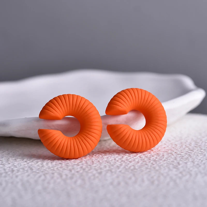 1 Pair Simple Round Circle Clip Earrings For Women C Shape Acrylic Red Blue Black Pink No Pierced Cartilage Lightweight Ear Cuff