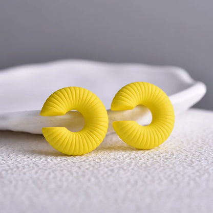 1 Pair Simple Round Circle Clip Earrings For Women C Shape Acrylic Red Blue Black Pink No Pierced Cartilage Lightweight Ear Cuff