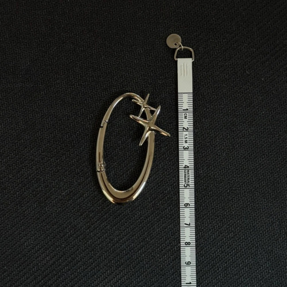 New Star Essential Icon Carabiner Keychain Blackout Women Men High Quality Oval Solid Belt Buckle Unisex Couple Sliver Key Ring