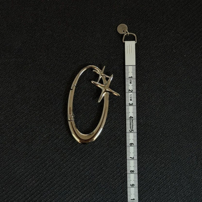 New Star Essential Icon Carabiner Keychain Blackout Women Men High Quality Oval Solid Belt Buckle Unisex Couple Sliver Key Ring