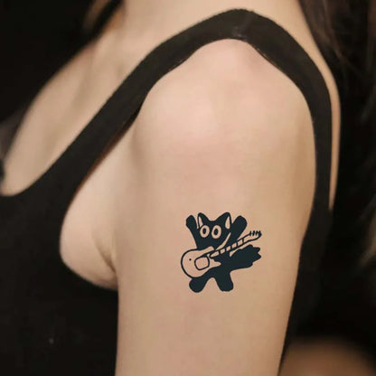 Playful Cat Temporary Tattoo Sticker, waterproof and long-lasting, realistic herbal tattoo sticker for arm and collarbone.