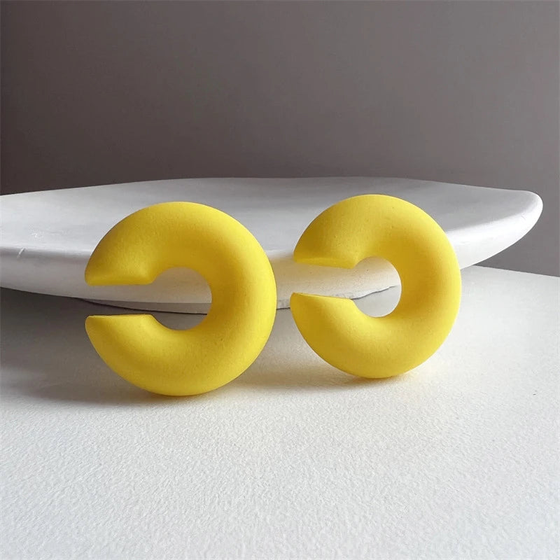 1 Pair Simple Round Circle Clip Earrings For Women C Shape Acrylic Red Blue Black Pink No Pierced Cartilage Lightweight Ear Cuff