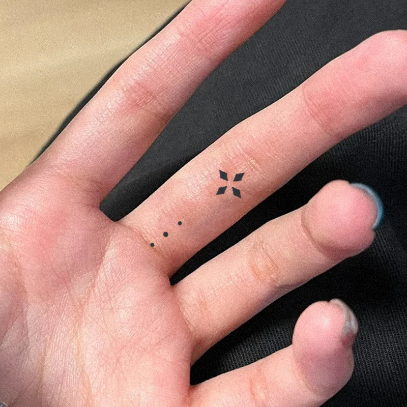 1 Stück wasserdichte temporäre Tattoo-Aufkleber mit geometrischem Symbol, langlebig und wasserdicht für ein bis zwei Wochen, für Arm und Bein.