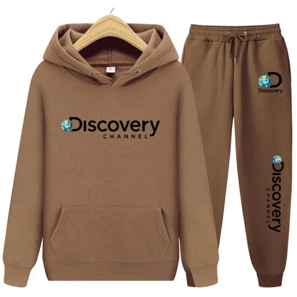 A comfortable, warm and loose two-piece set of casual wool hoodie and sport pants for men and women in winter 2025