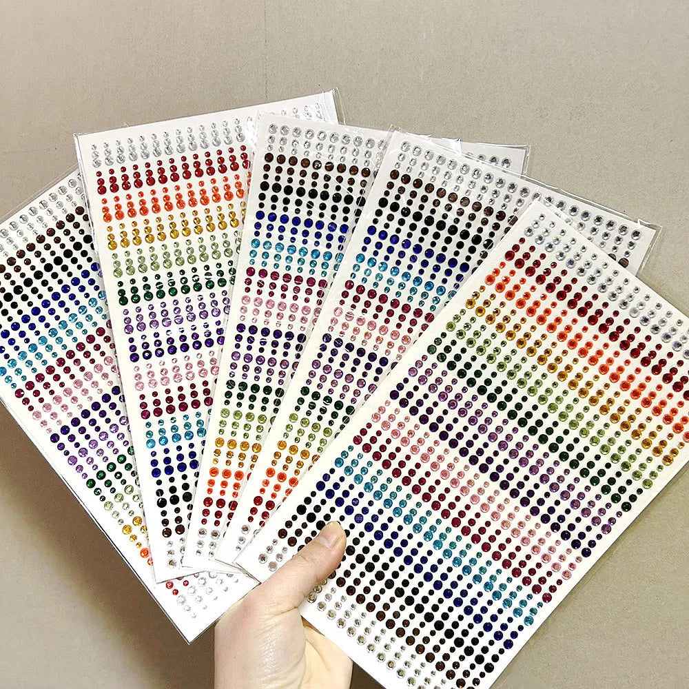 1sheet 900pcs Rainbow Face Glittle Gem Stickers Stick-On Facial Tattoo Eye Rhinestone Jewels 3/4/5mm Mix Wedding Party Make Up